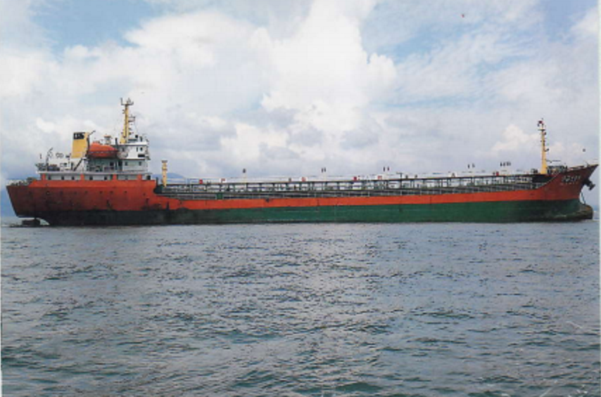 8200T 油船，2003年建造