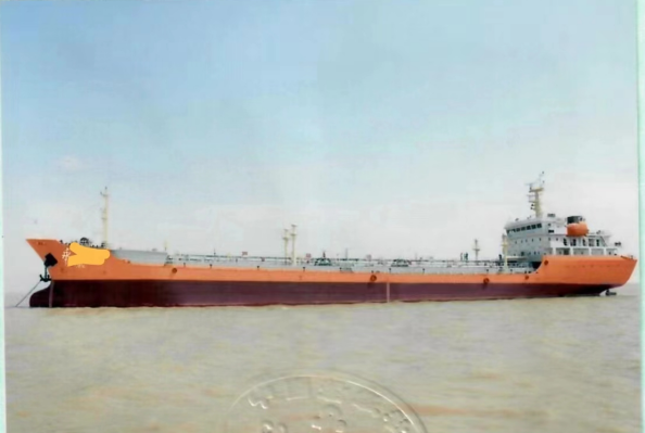 出售7496吨油船